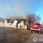На Вінниччині чоловік підпалив власний будинок і намагався втекти