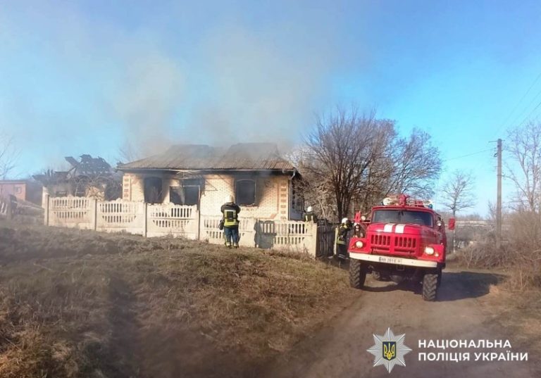 На Вінниччині чоловік підпалив власний будинок і намагався втекти