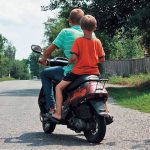 У громаді на Вінниччині можуть вилучати гучні мотоцикли у неповнолітніх водіїв