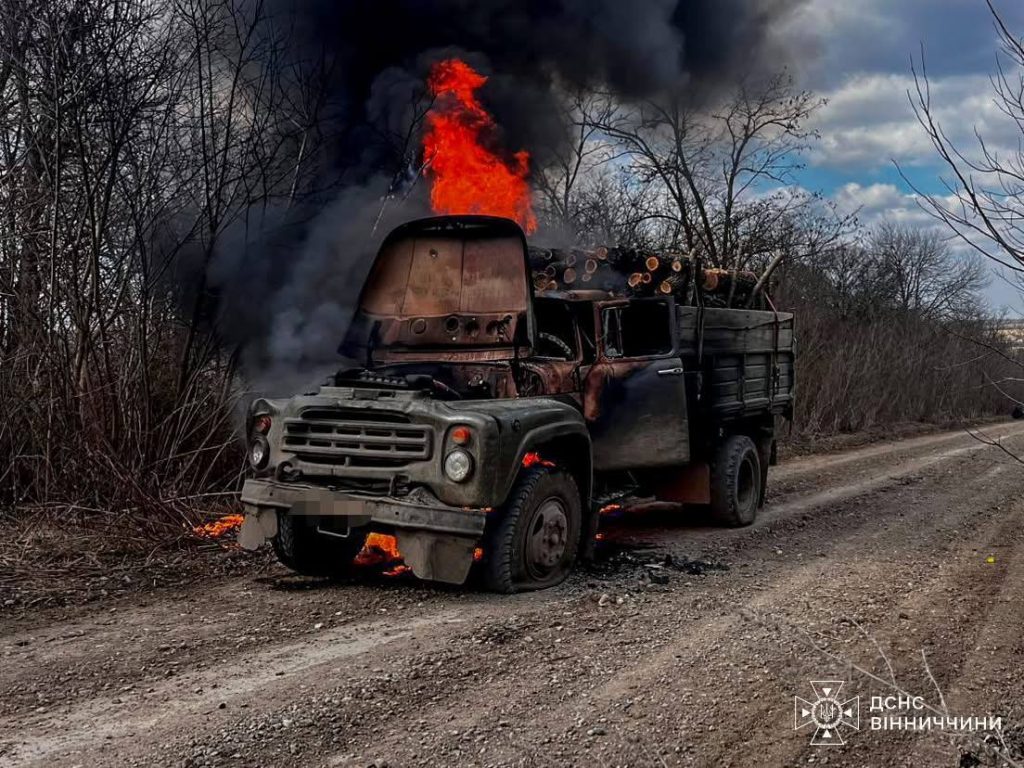 На Вінниччині загорілась вантажівка: в області сталось 11 пожеж