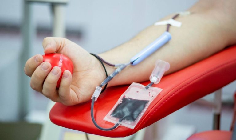 Медики Вінницької дитячої лікарні здали кров для Захисників