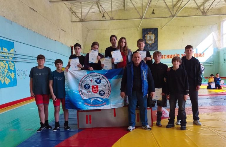 Вінницькі борці здобули 12 медалей на чемпіонаті області U17