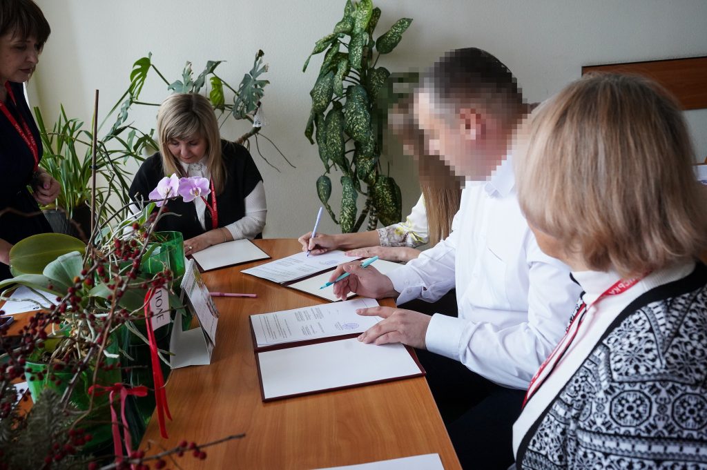 Нова сім’я для дитини: у Вінниці дівчинку влаштували до прийомної родини