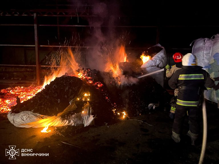У Вінницькій області горіли будинки, авто та сіно