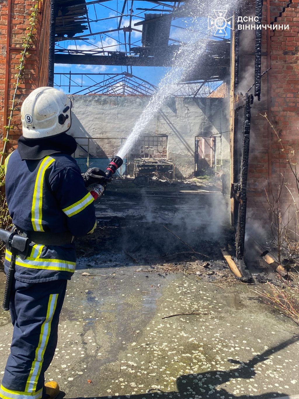 Рятувальники ліквідували масштабні загоряння на Вінниччині: вигоріло п'ять гектарів