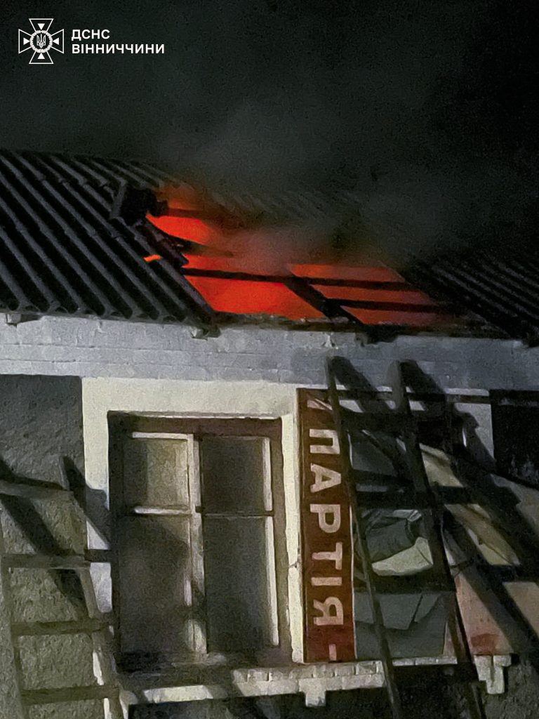 На Вінниччині через пічне опалення загорілася господарська будівля