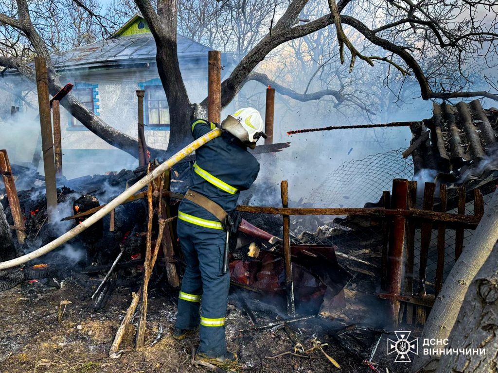 Пожежі на Вінниччині: горіли будинки, господарчі споруди та екосистеми