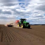 Весняна посівна активно триває на Вінниччині