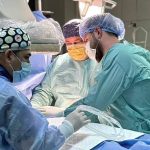 У Вінниці 84-річному пацієнту замінили клапан без розрізу