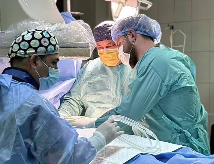 У Вінниці 84-річному пацієнту замінили клапан без розрізу