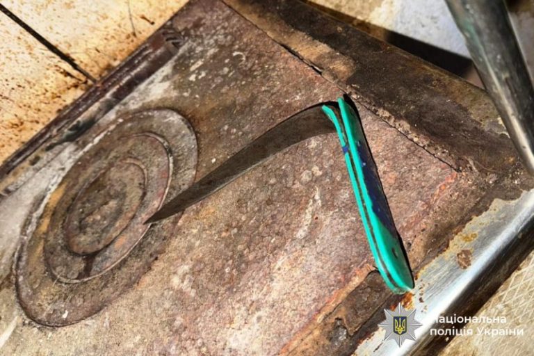 На Вінниччині під час бійки чоловік вдарив односельця ножем