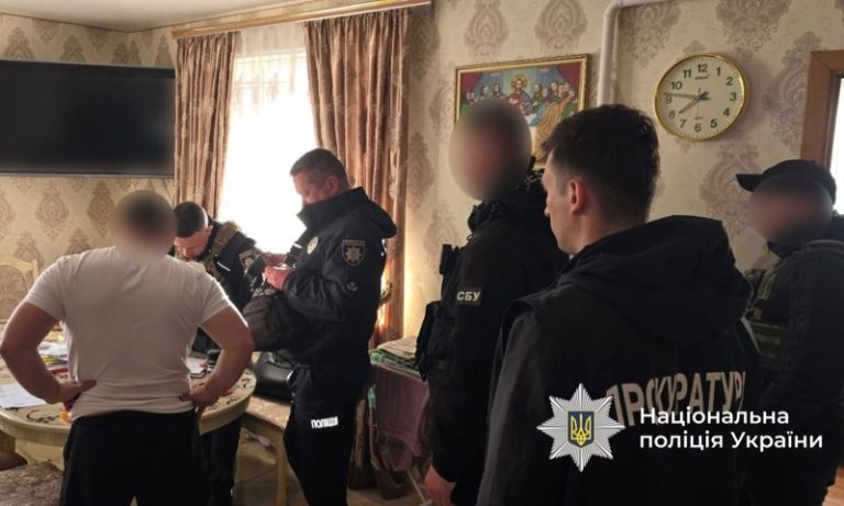 На Вінниччині директор ліцею привласнив 800 тисяч