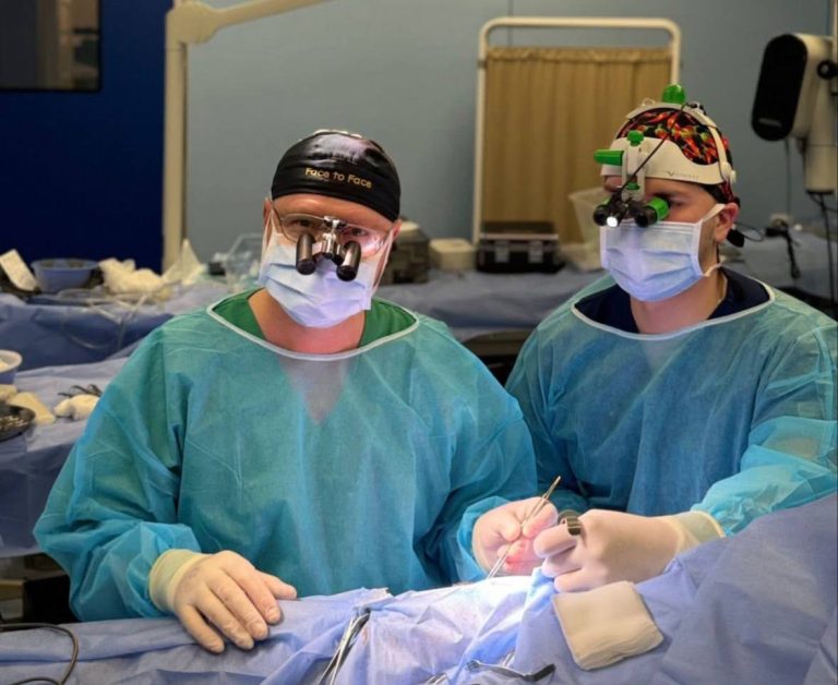 У Вінниці провели унікальну операцію, яка повернула пацієнту можливість говорити