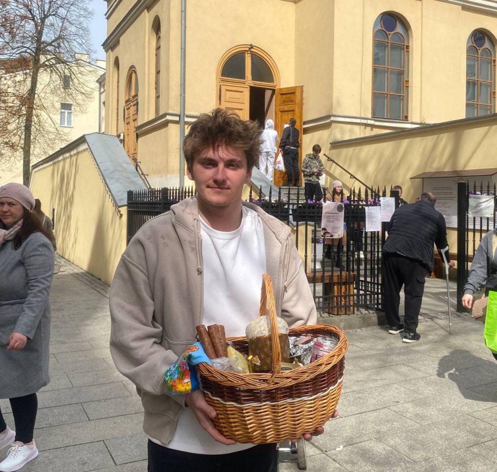 Як українці святкують Великдень за кордоном: історія вінничанина