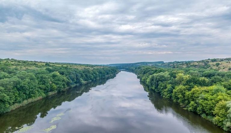 На Вінниччині активісти заявили про загрозу знищення Південного Бугу через можливе будівництво ГЕС