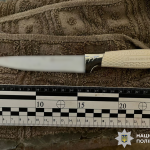 На Вінниччині під час застілля чоловік вдарив сусіда ножем у груди