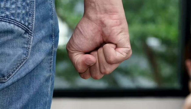 На Вінниччині військовослужбовця підозрюють у побитті жінки
