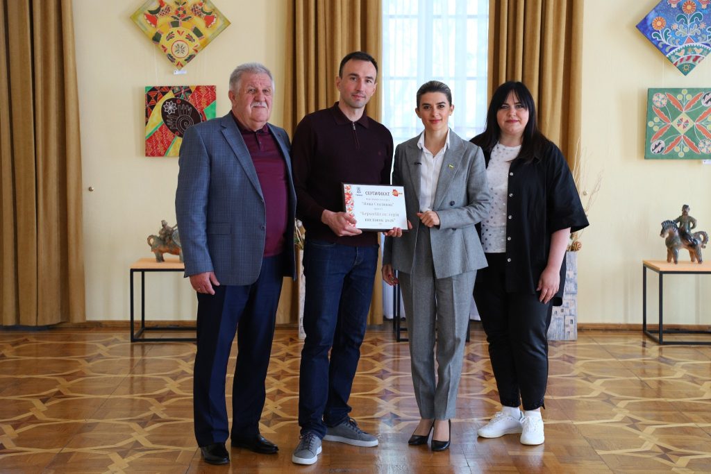 У Тульчині переможцю конкурсу «Наша спадщина» вручили сертифікат на розвиток арт-простору