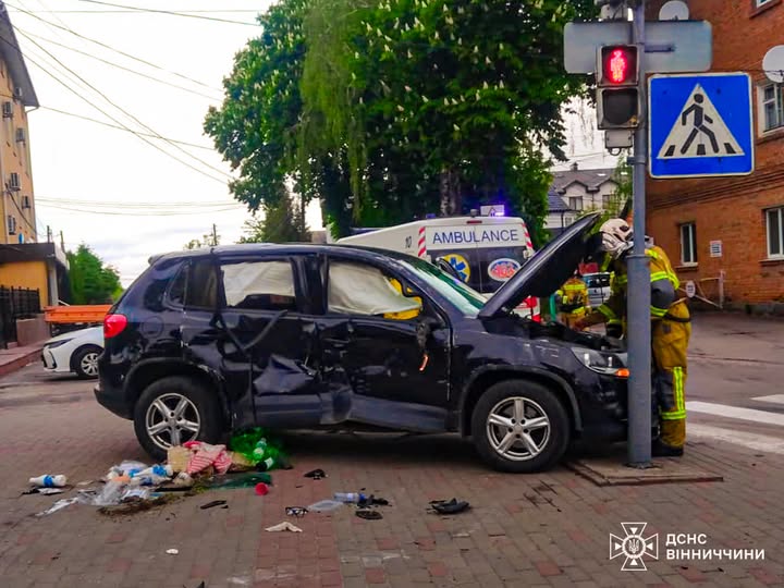 На Хмельницькому шосе у Вінниці зіткнулися два авто