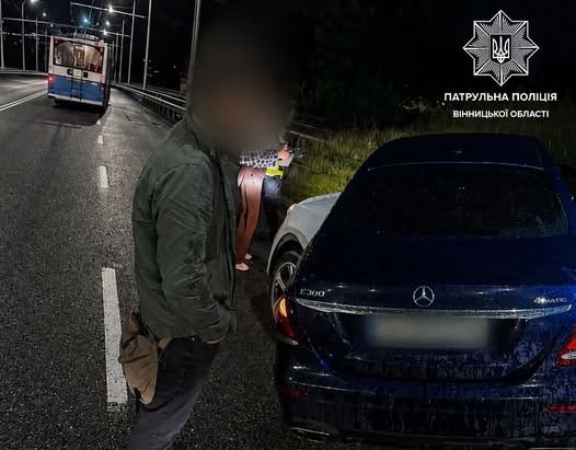 Водій Mercedes у Вінниці влаштував ДТП і мав ознаки сп’яніння