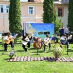 У Комаргороді відбувся благодійний концерт у старовинному парку палацу