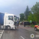 На Вінниччині вантажівка зіткнулася з рейсовим автобусом: постраждали вісім людей