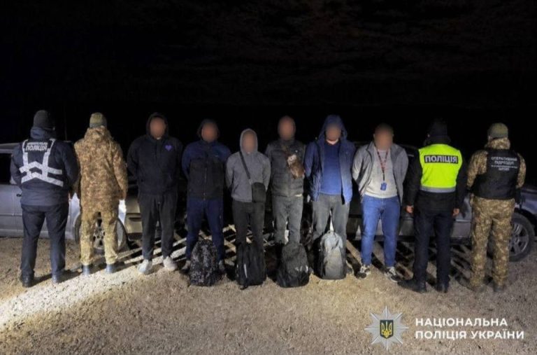 Схема втечі за кордон: на Вінниччині затримали двох водіїв