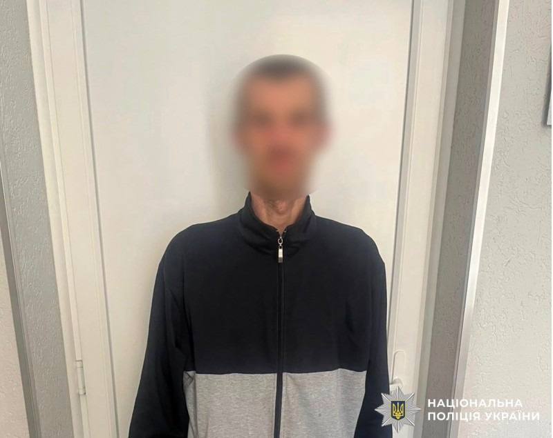 Пошкодив двері та намагався викрасти техніку: у Вінниці затримали зловмисника