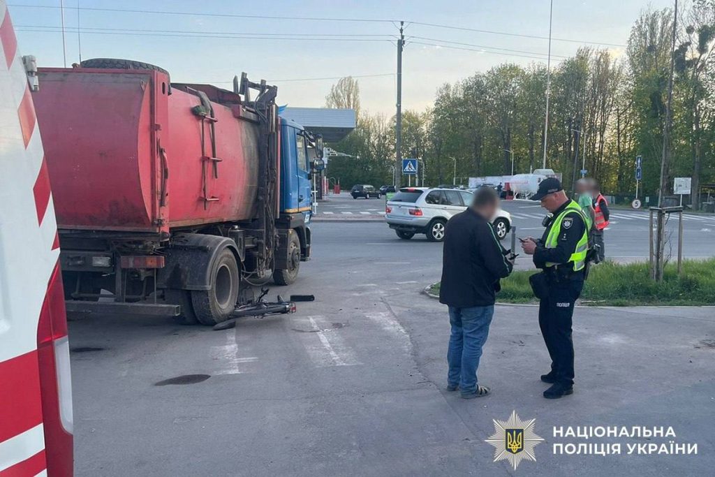 ДТП на Вінниччині: підлітка госпіталізували, пенсіонер у реанімації