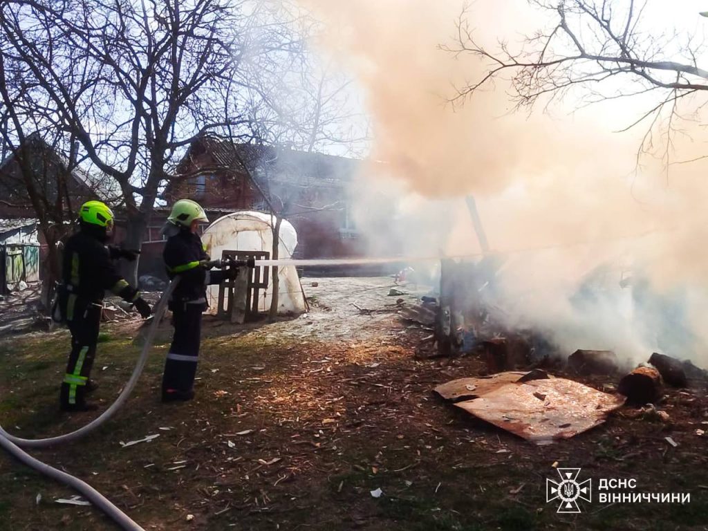 На Вінниччині під час руху загорівся автомобіль