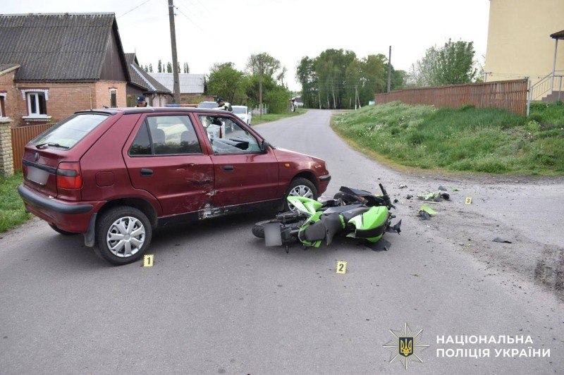 На Вінниччині п’яний водій врізався в електроопору: постраждала дівчина