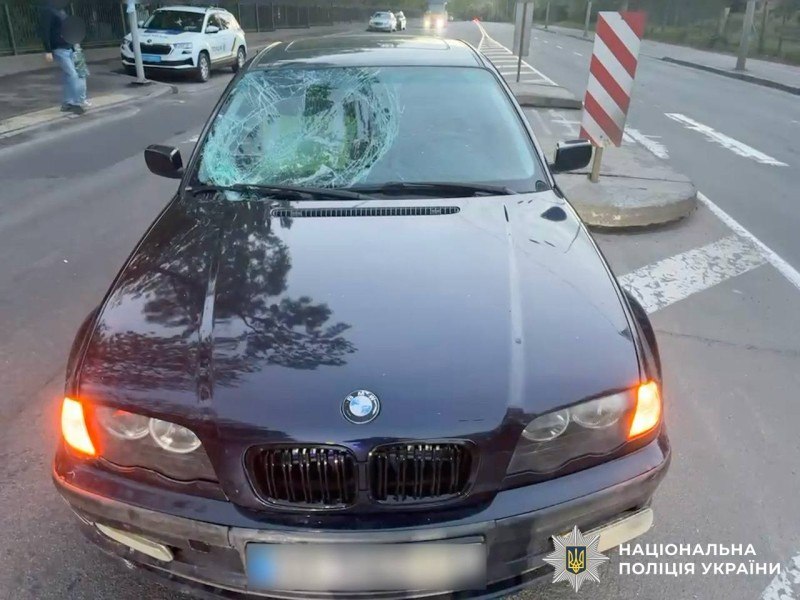 У Вінниці водійка BMW збила велосипедиста на пішохідному переході