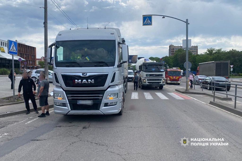 У Вінниці вантажівка збила 75-річну жінку на пішохідному переході