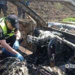 Поліція з’ясовує обставини смерті людини у пошкодженому вогнем автомобілі на Вінниччині