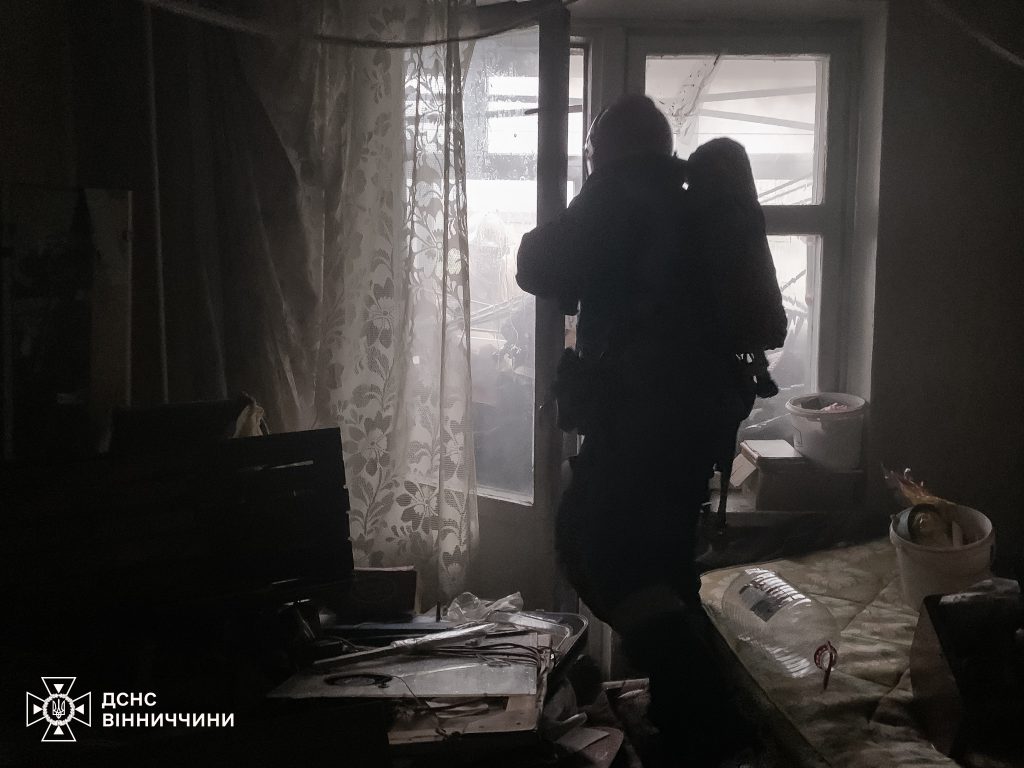 У Вінниці через недопалок загорівся балкон квартири в багатоповерхівці