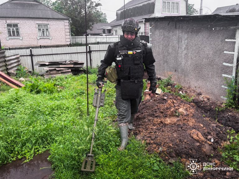 На Вінниччині під час копання траншеї знайшли протитанкову міну