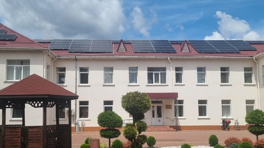 У Калинівській лікарні встановили сонячну електростанцію потужністю 120 кВт
