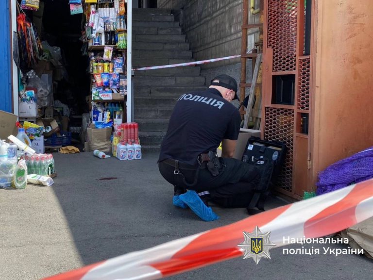 Поліція з’ясовує обставини смерті чоловіка та жінки у Вінниці