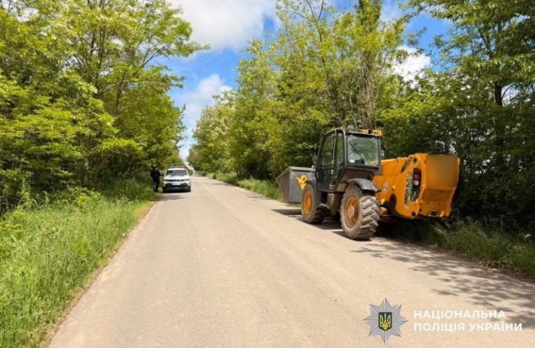 На Вінниччині водій навантажувача пропонував поліцейським 17 тисяч гривень хабаря