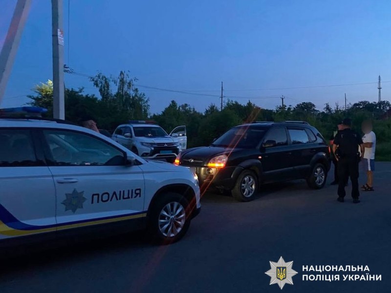 У Немирові водій запропонував поліцейським 400 доларів хабаря