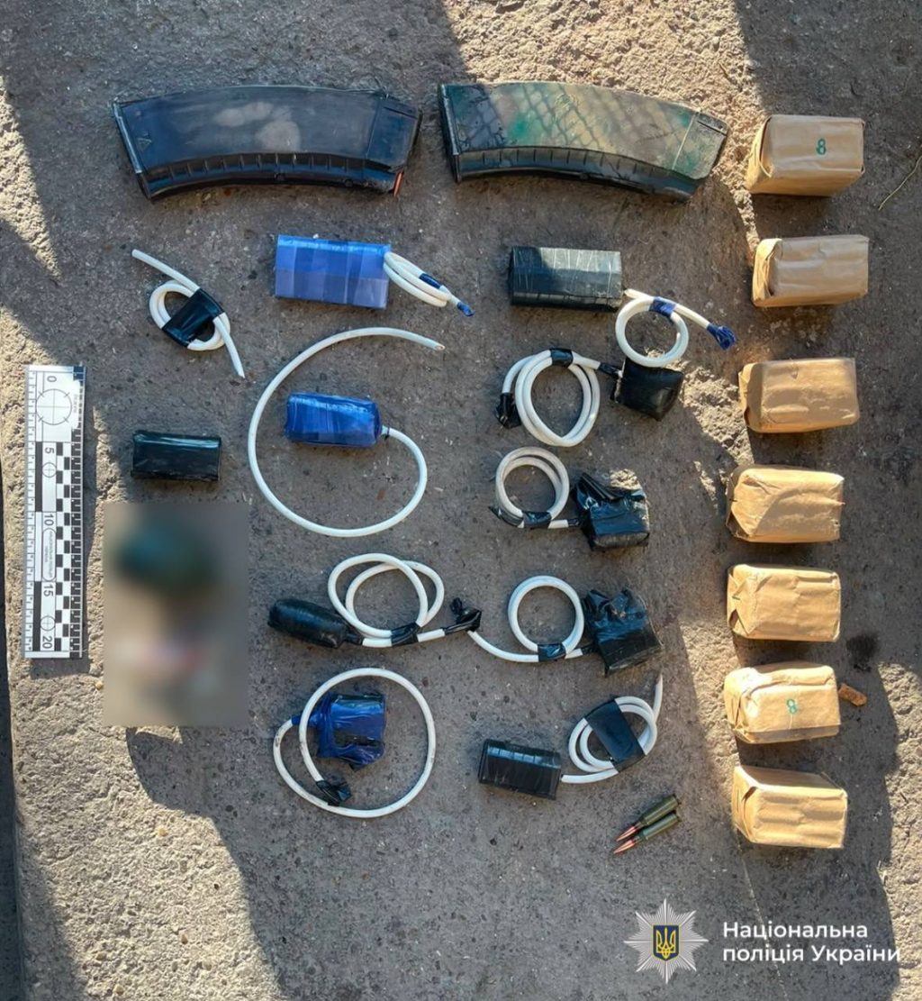 На Вінниччині чоловіка врятували від самогубства та знайшли арсенал боєприпасів