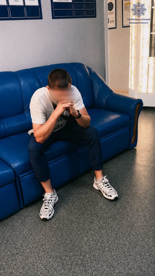 Кричав, лаявся та провокував поліцейських: у Вінниці затримали чоловіка