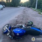 Двоє постраждалих у ДТП на Вінниччині: мотоцикл зіткнувся з припаркованим авто