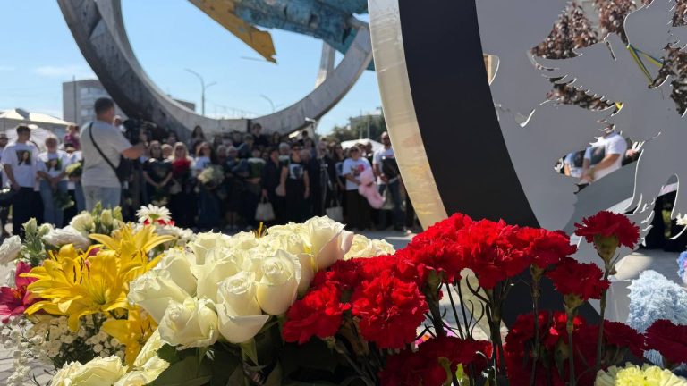 У Вінниці вшанували пам'ять загиблих унаслідок ракетного удару 14 липня