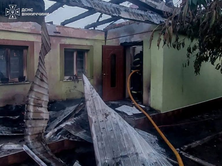 На Вінниччині через коротке замикання сталися дві пожежі: постраждала жінка