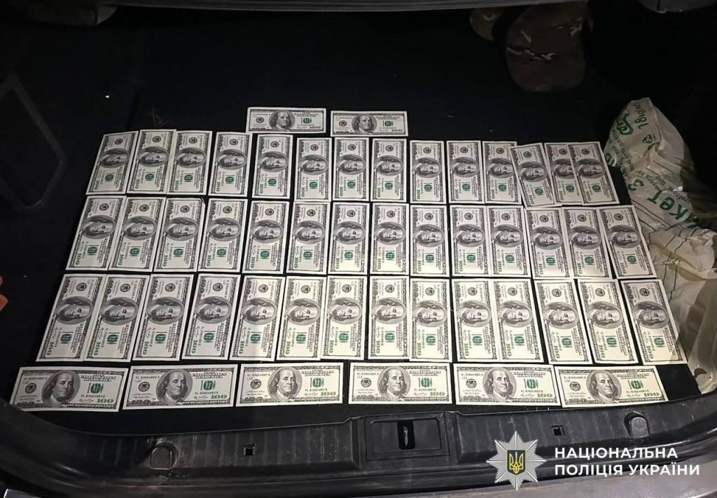 За 5000 доларів обіцяли незаконно вивезти до Румунії: на Вінниччині затримали двох чоловіків