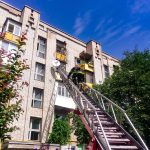 У Вінниці рятувальники через вікно потрапили до квартири, щоб врятувати пенсіонерку