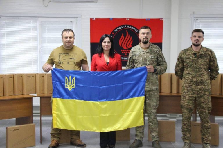 БОРЗОВА: ДОПОМАГАЄМО — ПЕРЕМАГАЄМО