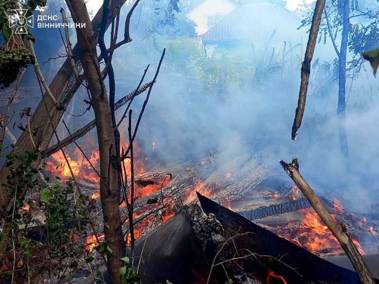 Через коротке замикання на Вінниччині загорівся житловий будинок