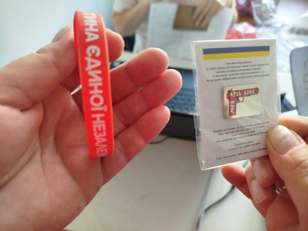 Працівники вінницької дитячої лікарні стали донорами крові для військових